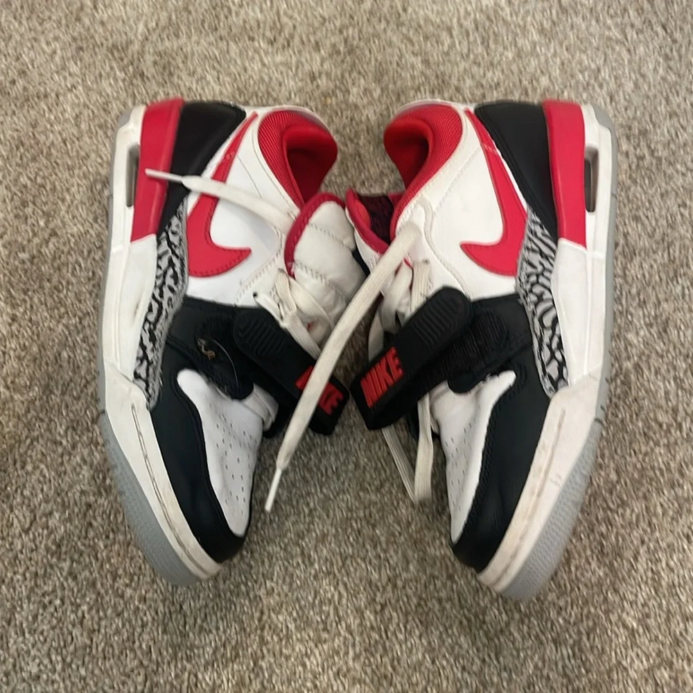 Jordan lows - Picture 3 of 6